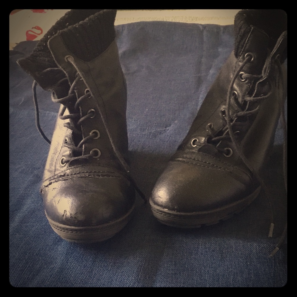Low black boots